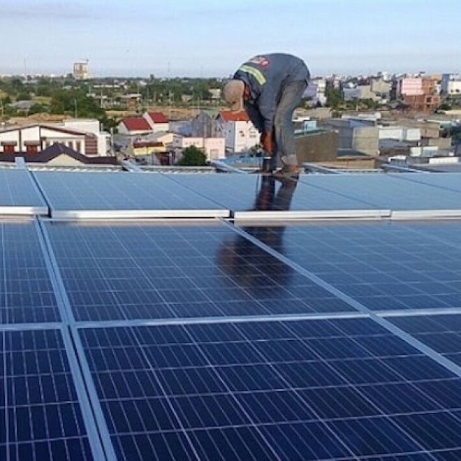 Cơ chế điện mặt trời mái nhà tự dùng bị chê 'chưa hấp dẫn'